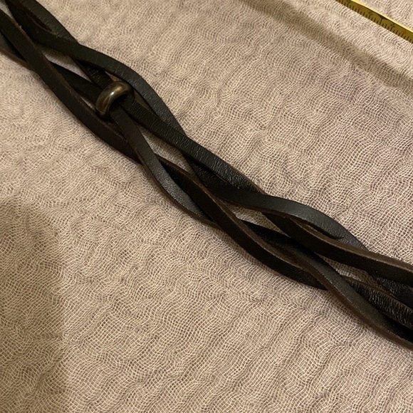 Tarnish brown leather belt in very good condition. Size M - Picture 9 of 10